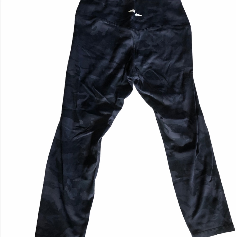 The KAILA 3/4 High-rise Legging - LAVA ROCK CAMO